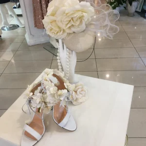 shoe white with flower